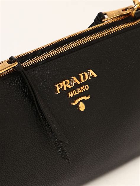 a tracolla borsa prada nera|Borsa a tracolla in pelle in Nero .